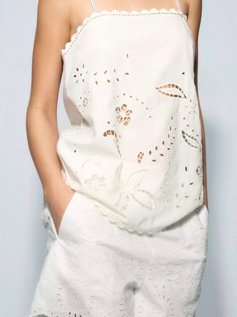 NWT Zara White Eyelet Camisole with Maroon Stitching size XS